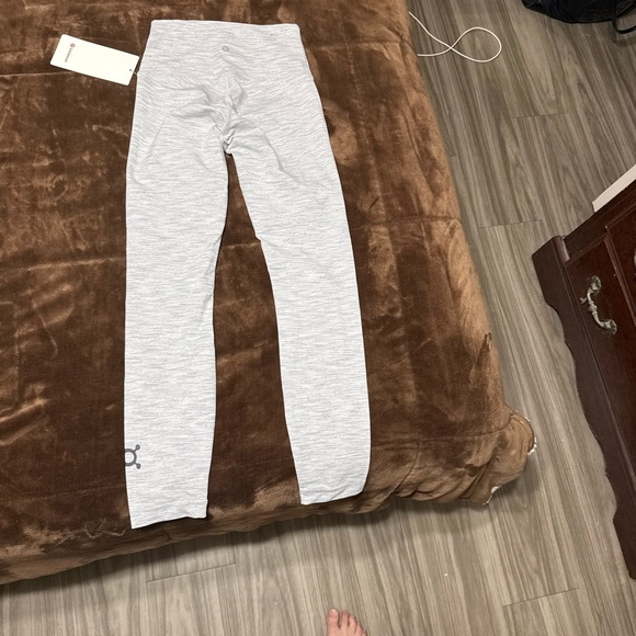 NWT woman’s size 4 lululemon Wunder Under Gray Leggings w The Orange Theory Logo - Picture 15 of 16